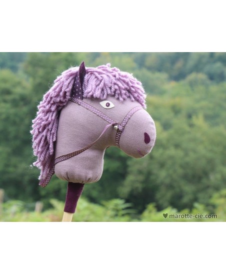 LOT TISSUS ET ACCESSOIRES CHEVAL BATON VIOLET dans Catégories par Marotte et Cie